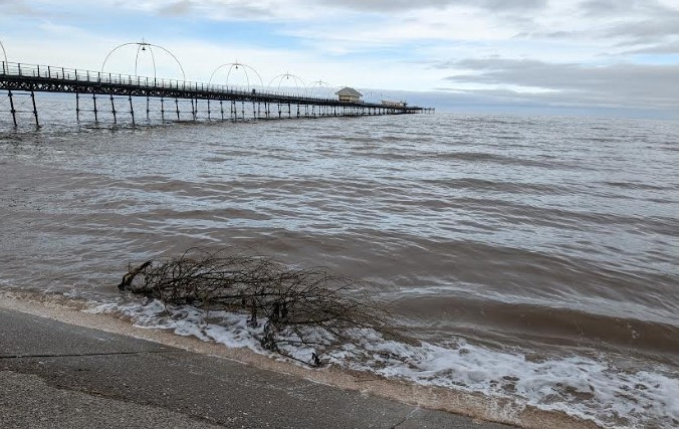 high-tide-in-southport-and-marine-lake-top-up-video-eye-on-southport