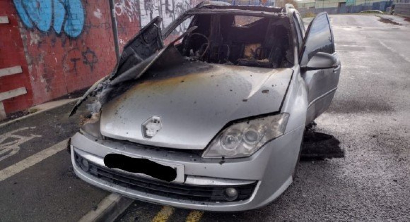 Renault Laguna burnt out in Foul Lane Southport - Eye on Southport