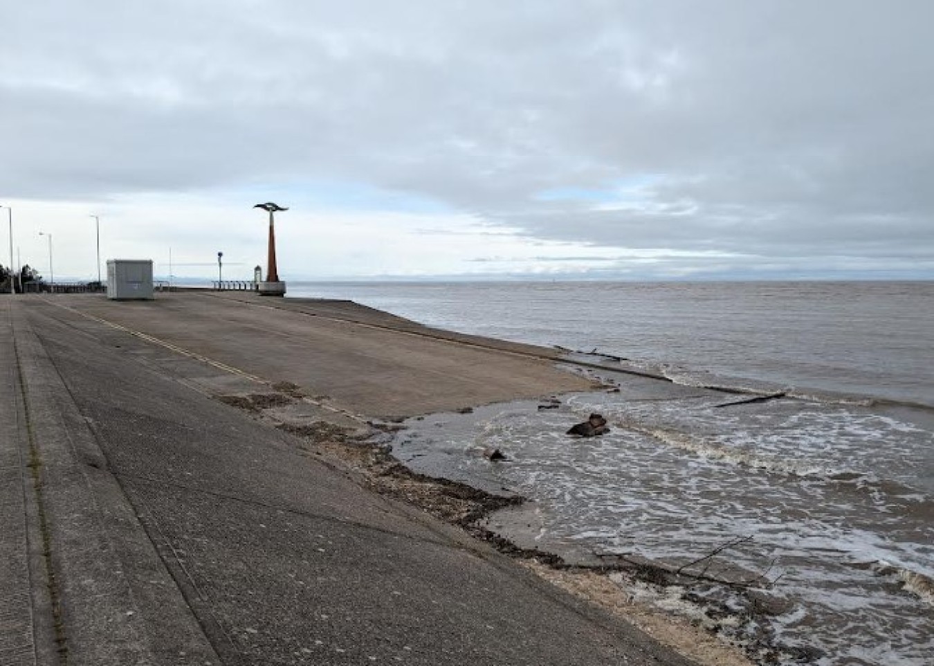 high-tide-in-southport-and-marine-lake-top-up-video-eye-on-southport