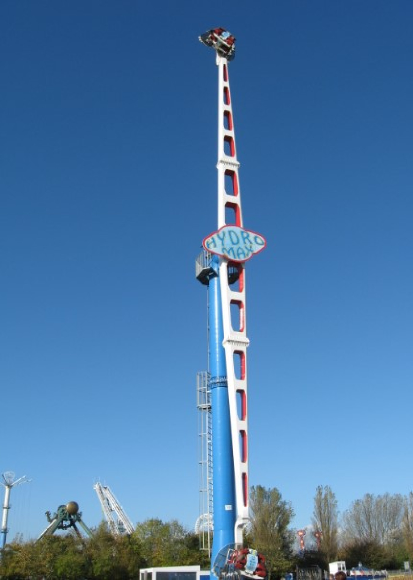 Massive new ride being erected at Southport Pleasureland Eye on